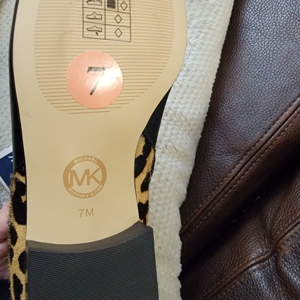 New without box Michael Kors Low Black Leather Boots w/ lock & fur - Picture 4 of 5
